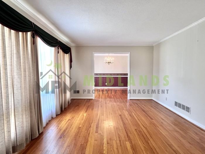 2905 Prestwick Cir - Photo 3 of 39