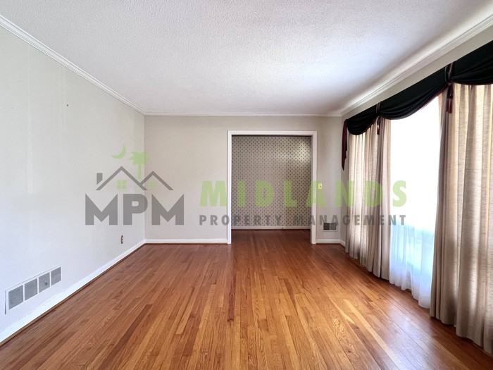 2905 Prestwick Cir - Photo 5 of 39