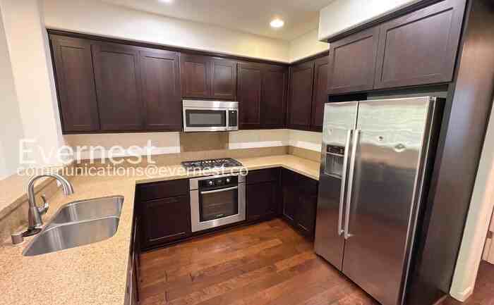 602 Cedarville Ln - Photo 5 of 26