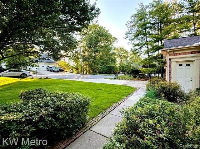 1448 Inwoods Cir - Photo 4 of 50
