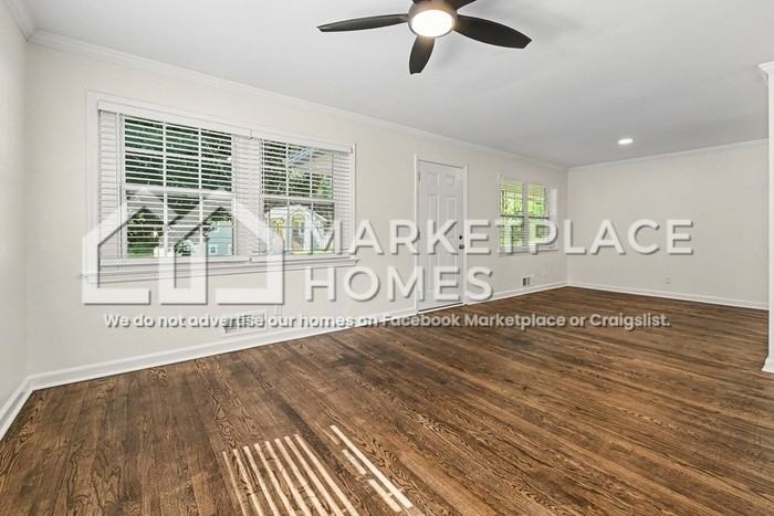 1433 Sharon St Nw - Photo 4 of 26