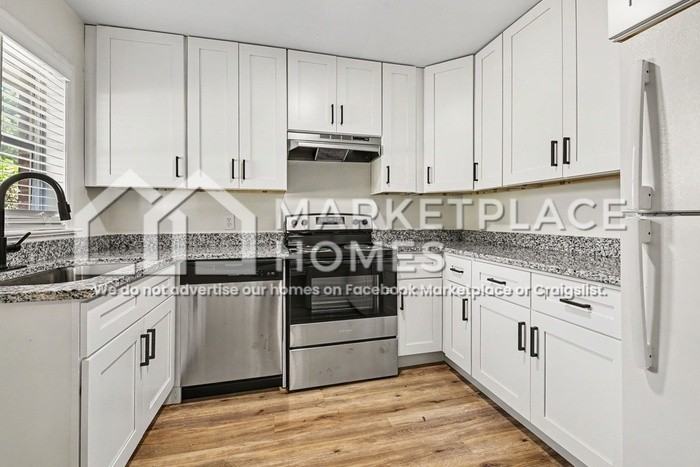 1433 Sharon St Nw - Photo 7 of 26