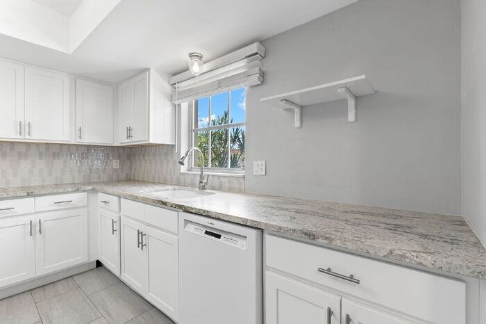 1657 S Lake Ave #1657 - Photo 6 of 32