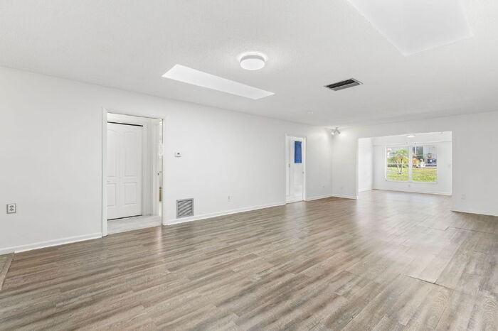 1657 S Lake Ave #1657 - Photo 7 of 32