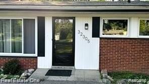 32305 Shrewsbury St - Photo 2 of 27