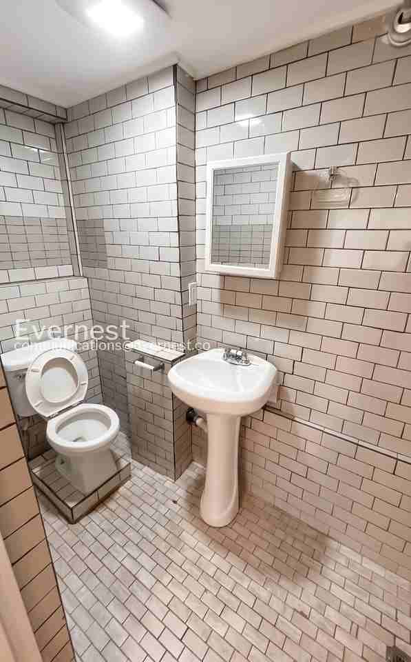 8102 4th Ave S #B - Photo 4 of 13