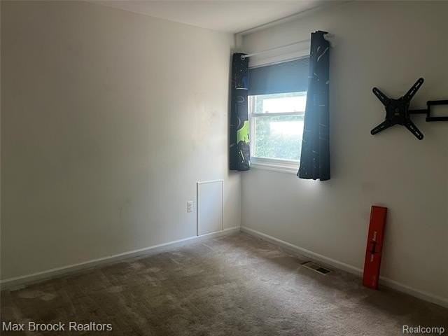 6330 Odessa Dr - Photo 7 of 32