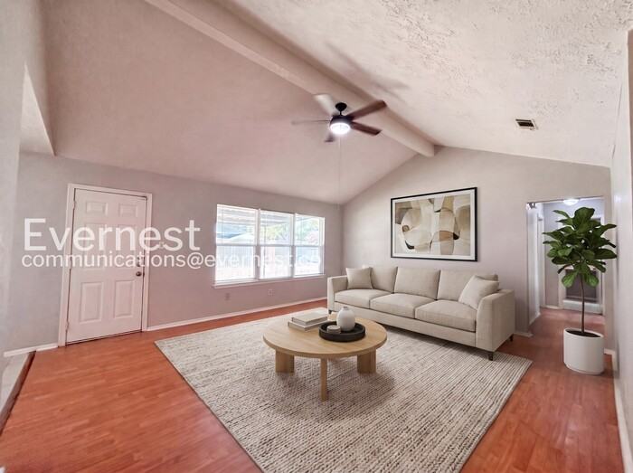11215 Loyola Dr - Photo 4 of 27