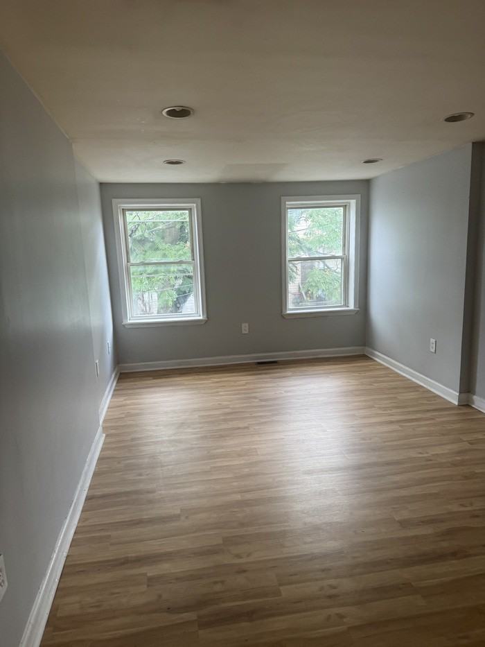 499 N Bradford St - Photo 4 of 9