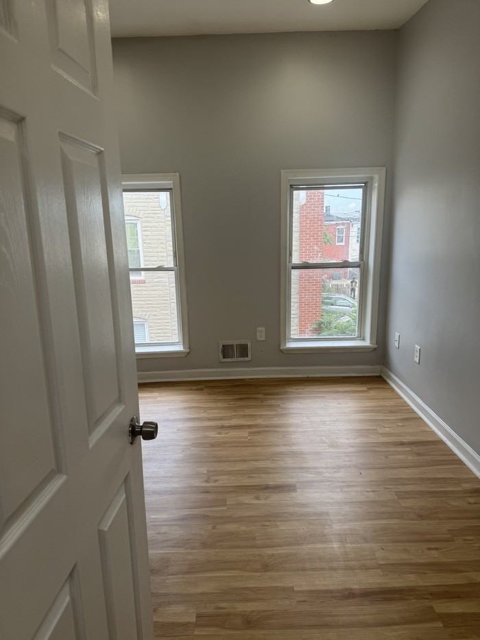 499 N Bradford St - Photo 6 of 9