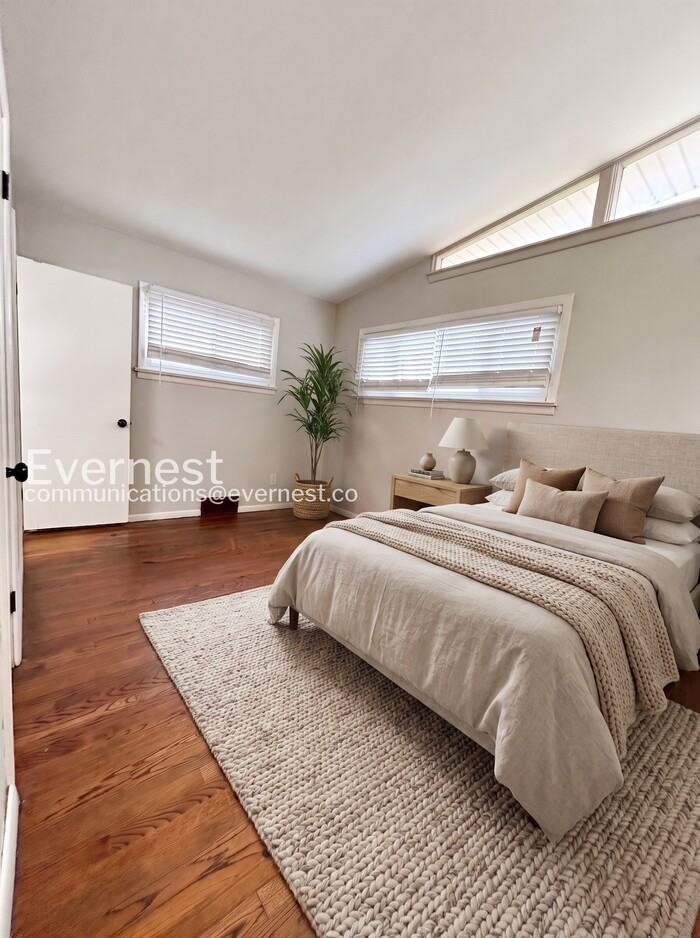 1130 Trampe Ave - Photo 4 of 19