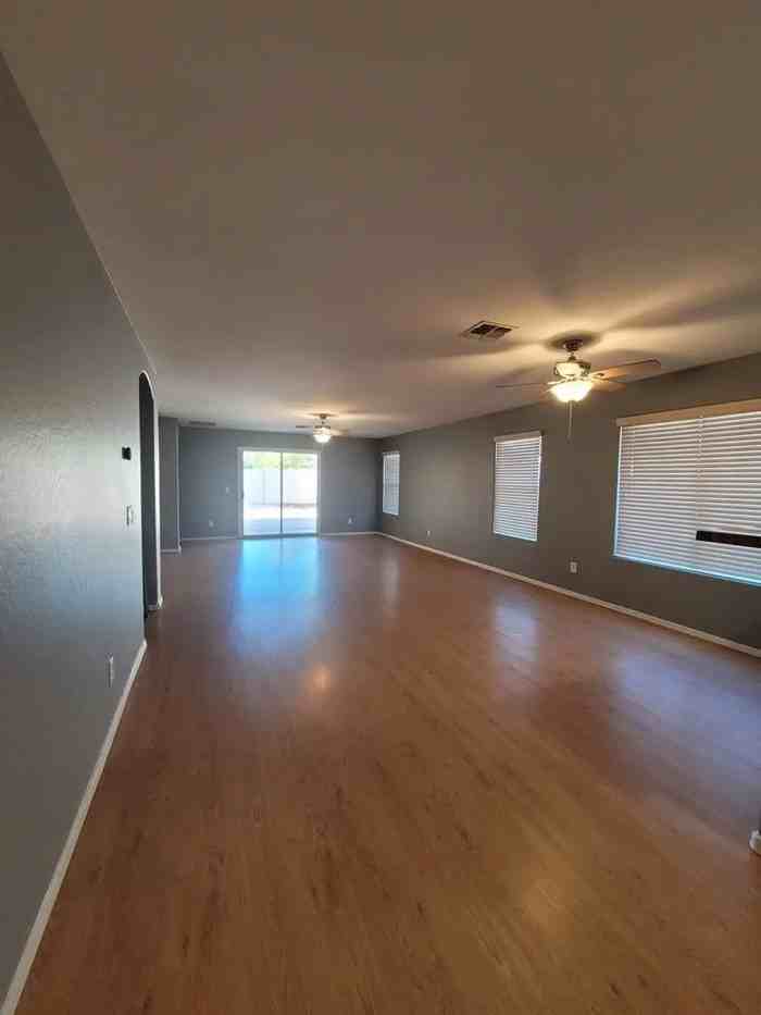 15450 W Mercer Ln - Photo 2 of 11
