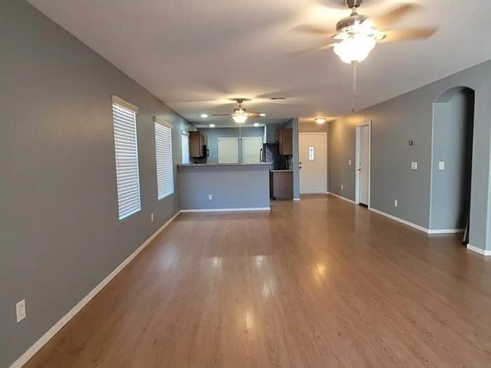 15450 W Mercer Ln - Photo 3 of 11