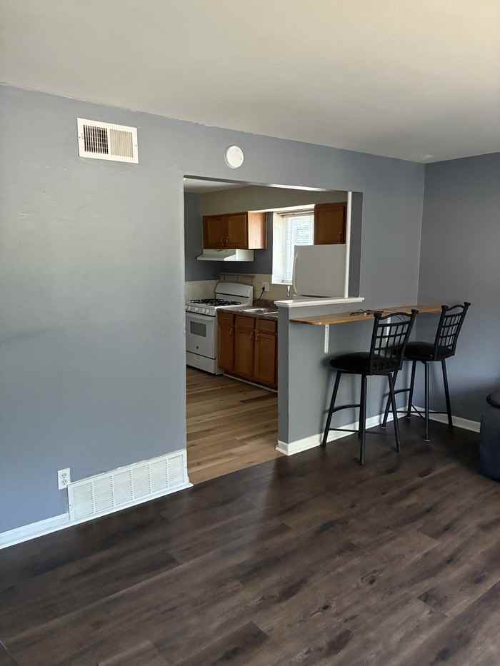 2654 Pestalozzi St #4 - Photo 3 of 8