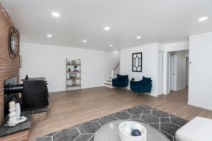 2208 Banbury St - Photo 7 of 20