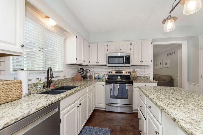 1968 Summersweet Ln - Photo 7 of 30