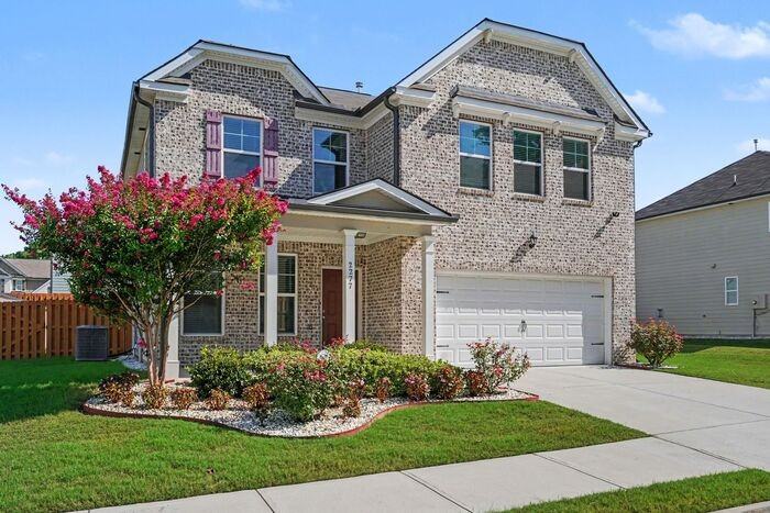 2277 Annes Lake Cir - Photo 2 of 27