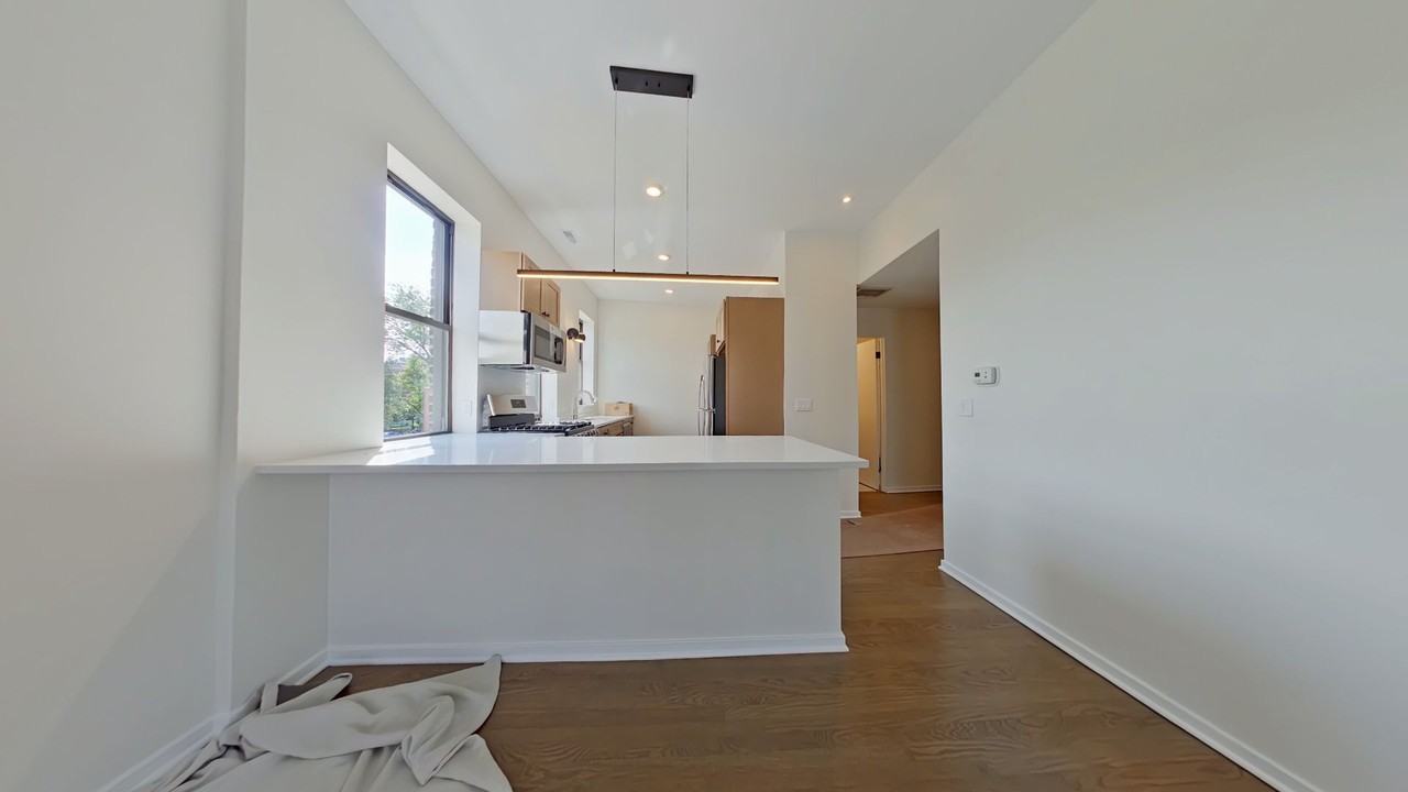 2612 Halsted - Photo 2 of 9