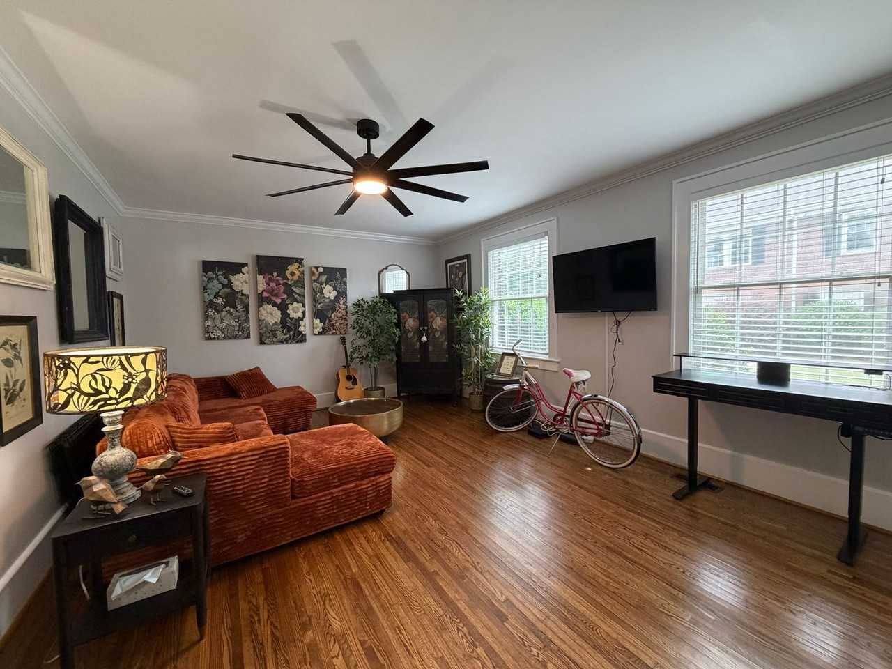 524 Hawthorne Ln #2 - Photo 5 of 16