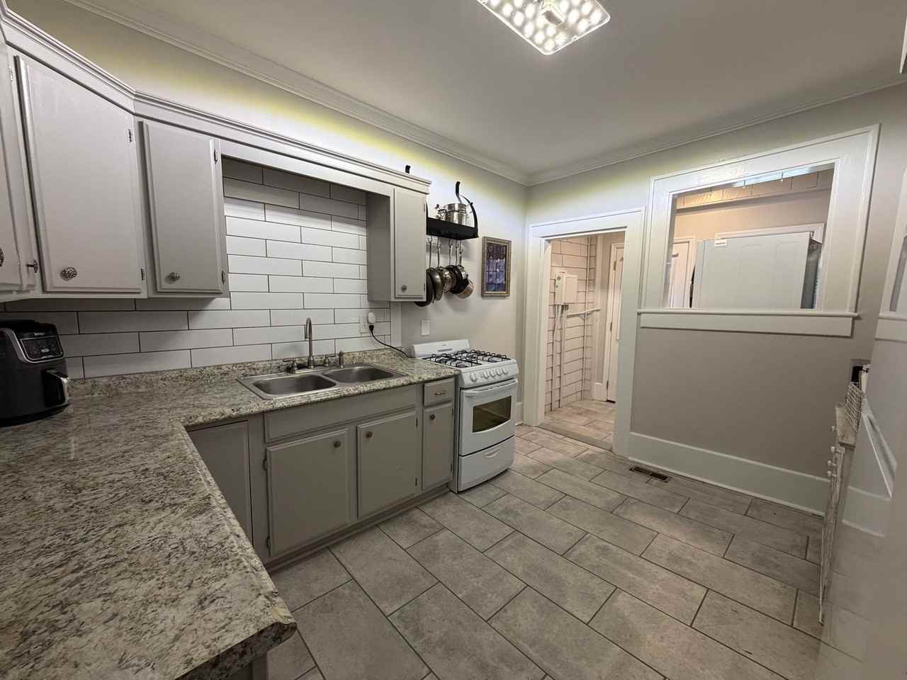 524 Hawthorne Ln #2 - Photo 7 of 16