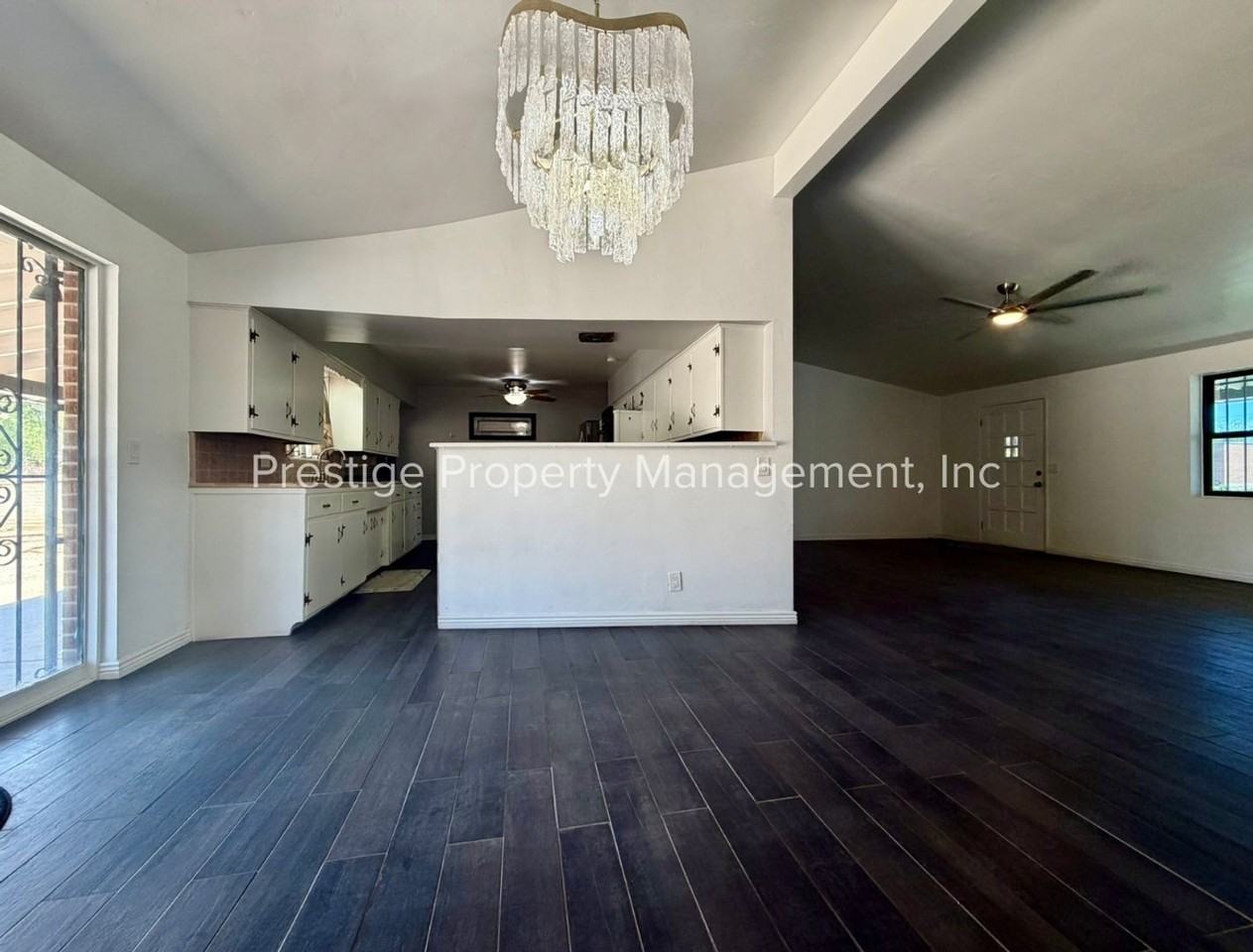 3407 E 5th St - Photo 7 of 36