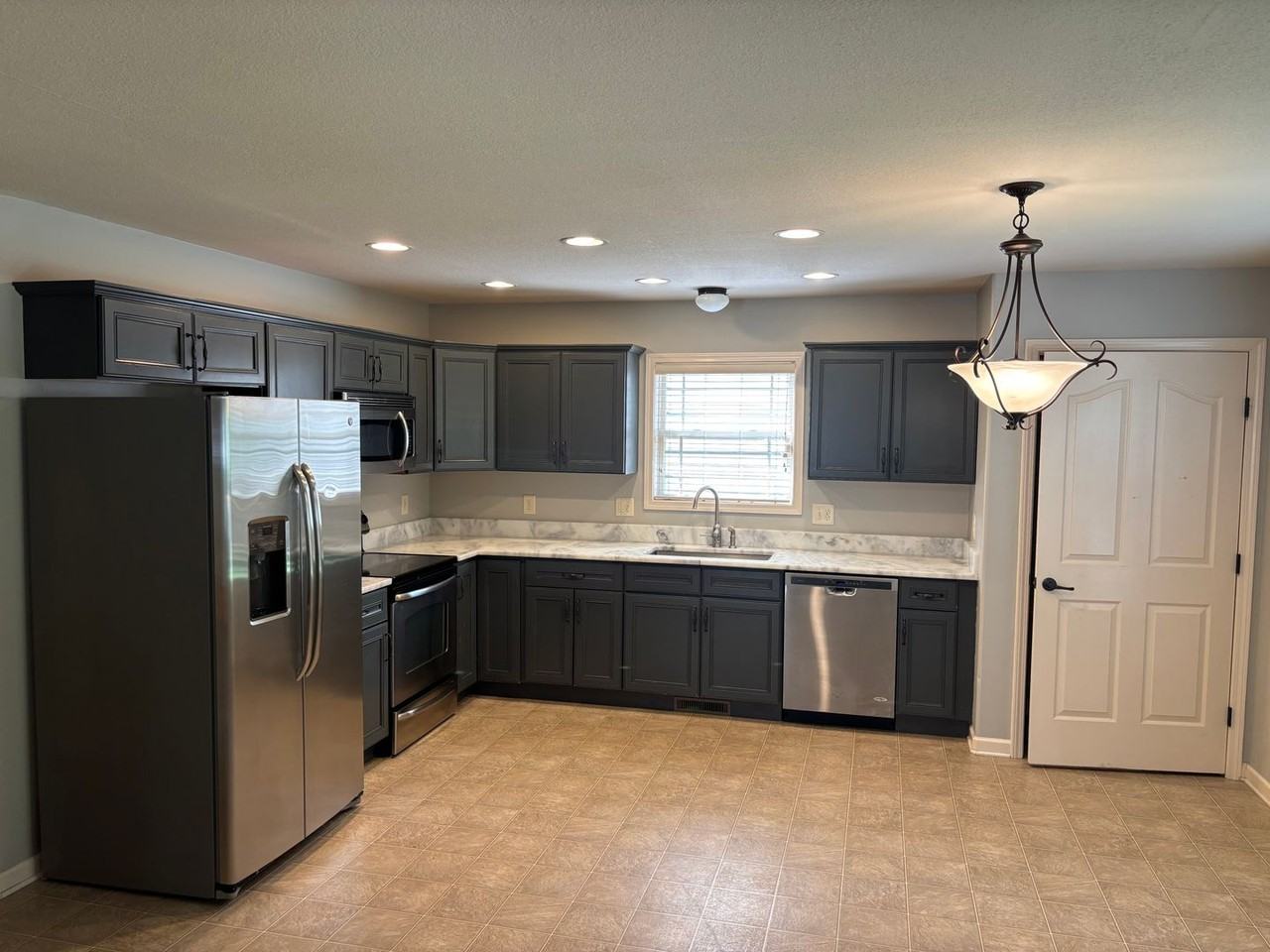 1132 Chinook Cir - Photo 6 of 24