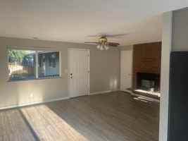 featured image of 2425 2425 - 2435 NE Division Street