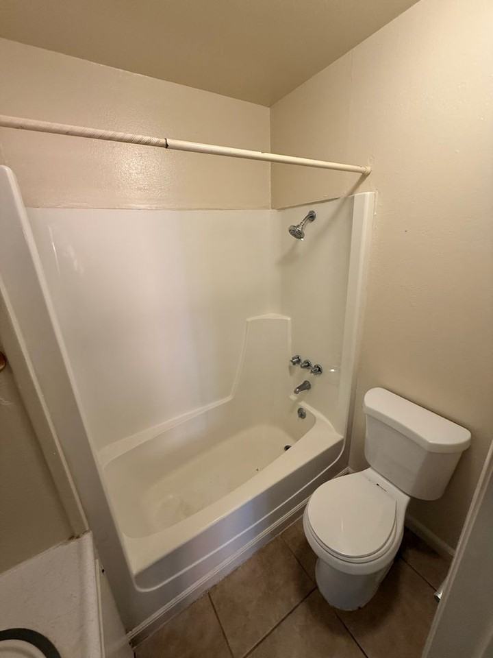 0755 - 636 Cherry St. - Photo 6 of 7