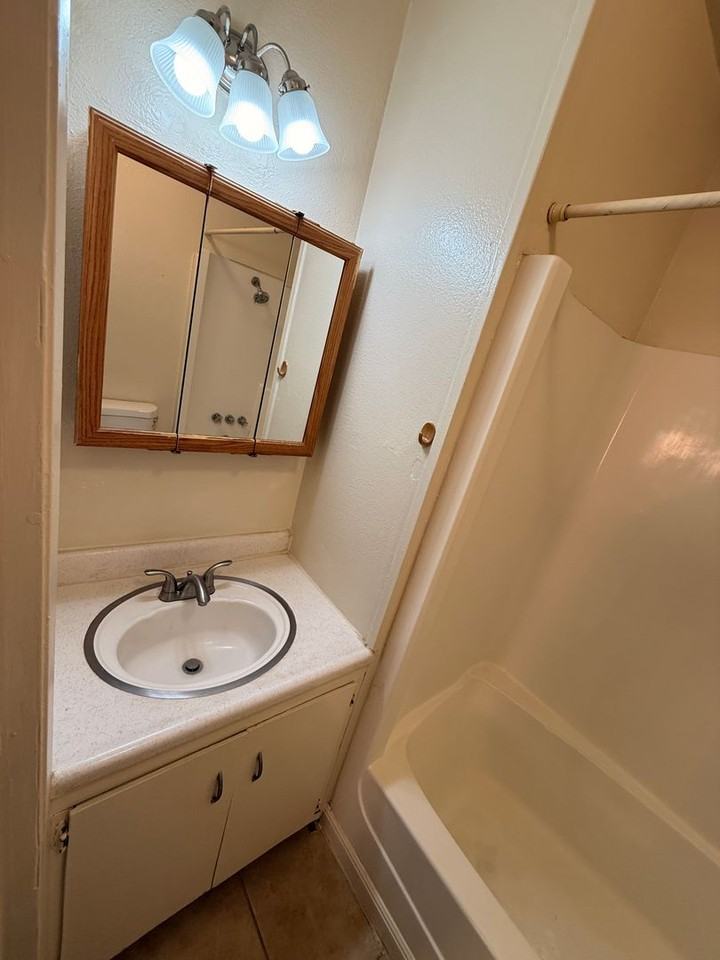 0755 - 636 Cherry St. - Photo 7 of 7