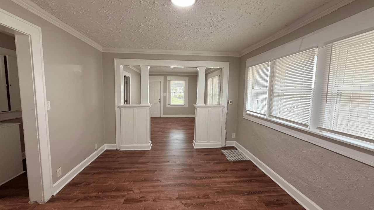 610 N Linwood Ave - Photo 2 of 12