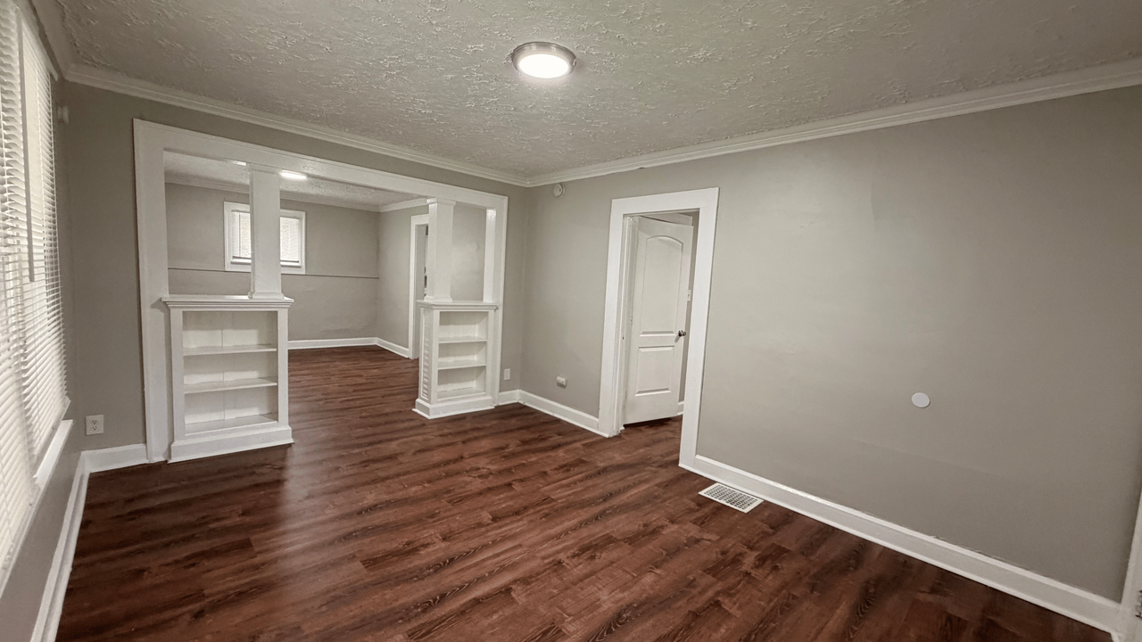 610 N Linwood Ave - Photo 5 of 12