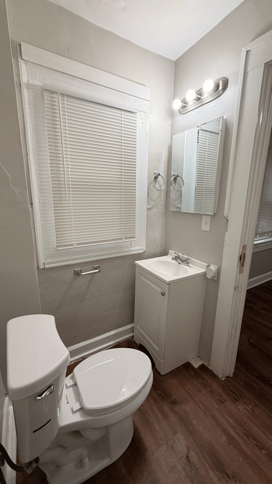 610 N Linwood Ave - Photo 7 of 12