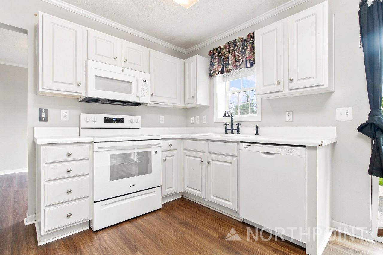 105 Riglaw Cir - Photo 4 of 10