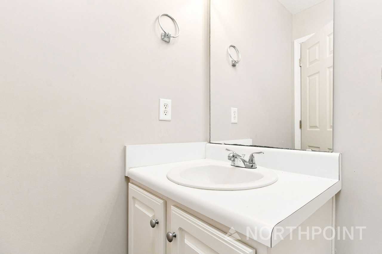 105 Riglaw Cir - Photo 6 of 10