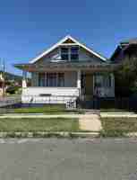 featured image of 927 W Mercury St