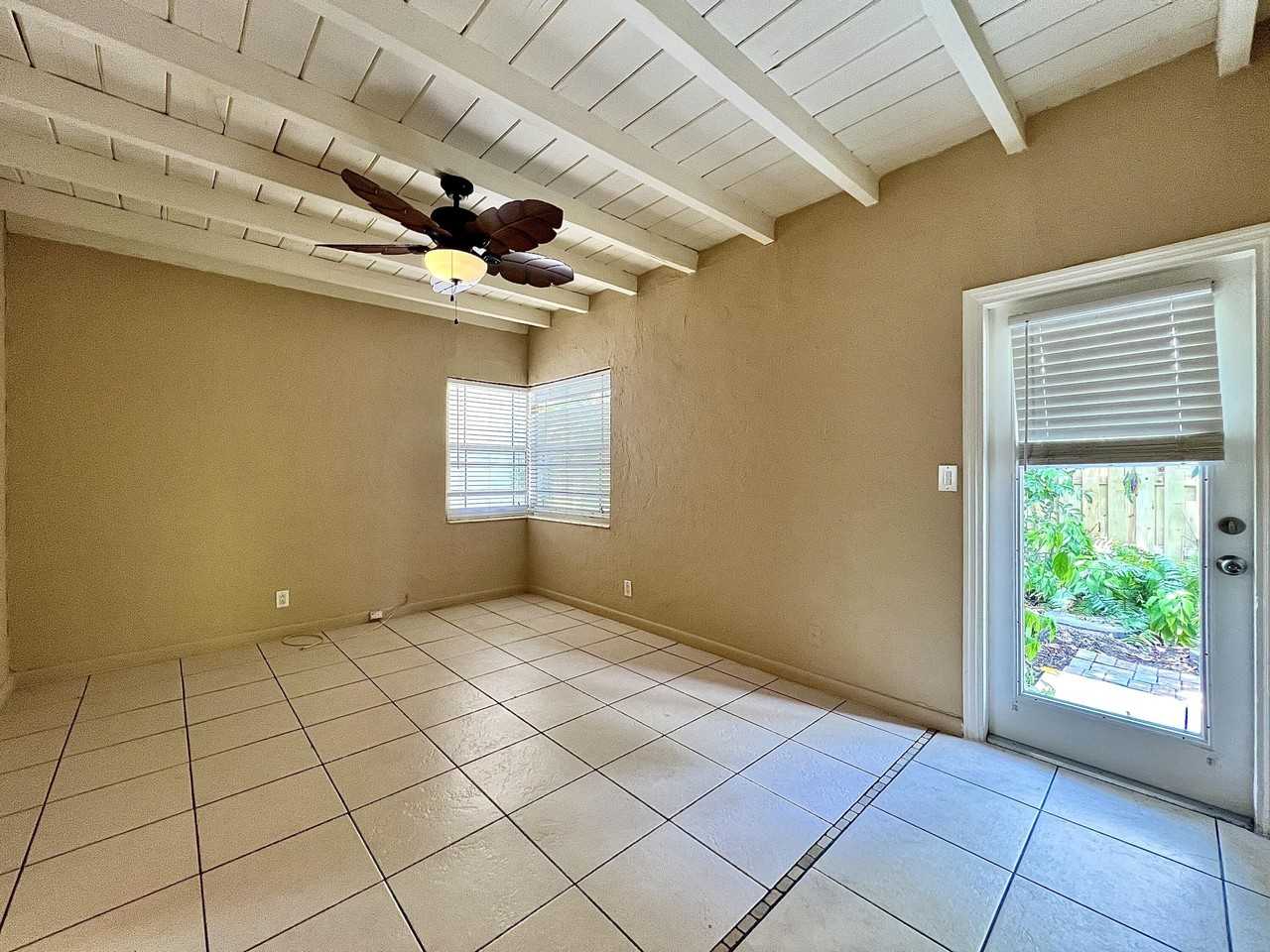 817 Ne 16th Ter #2 - Photo 4 of 14