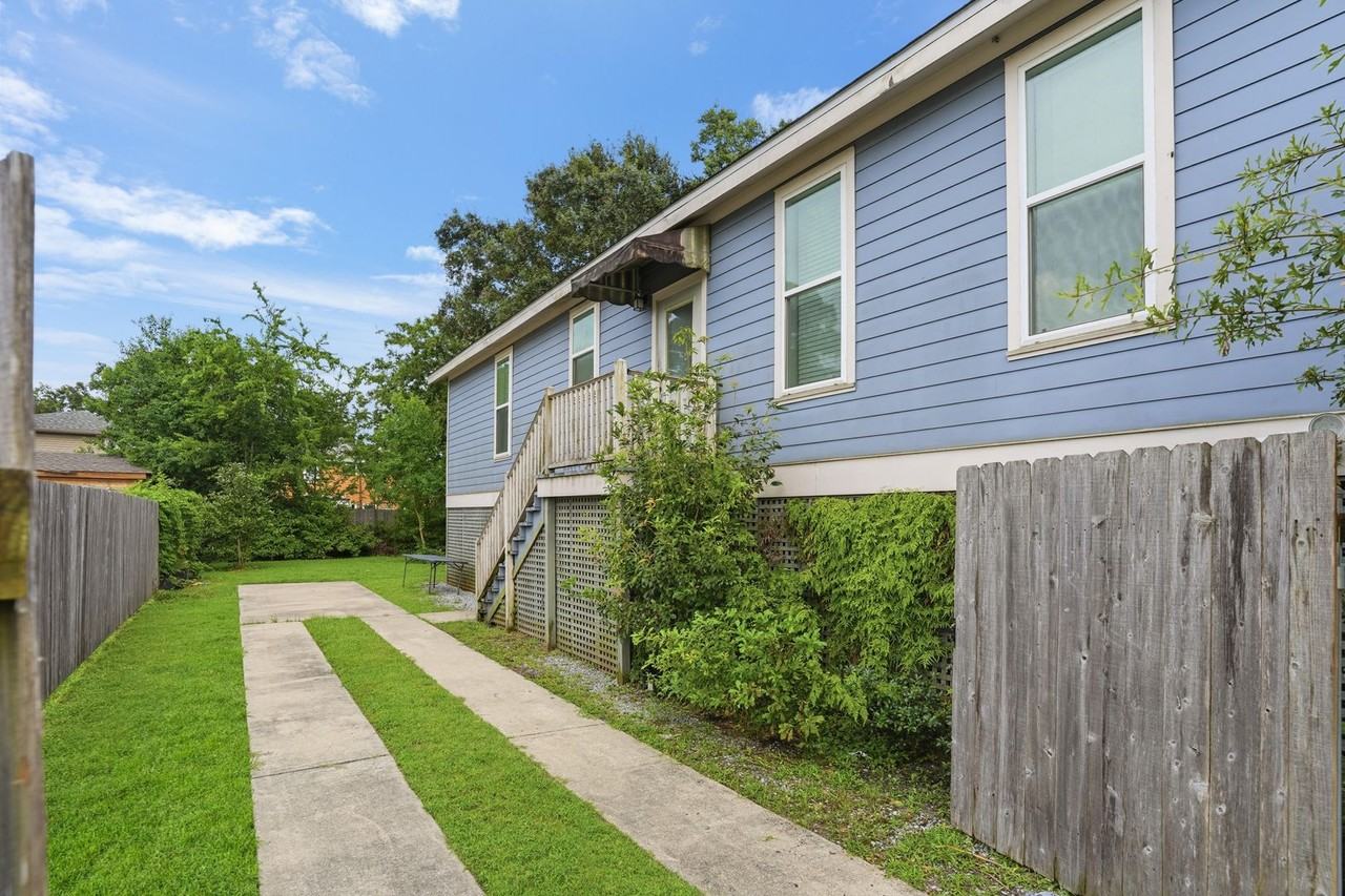 5617 Spain St - Photo 4 of 19