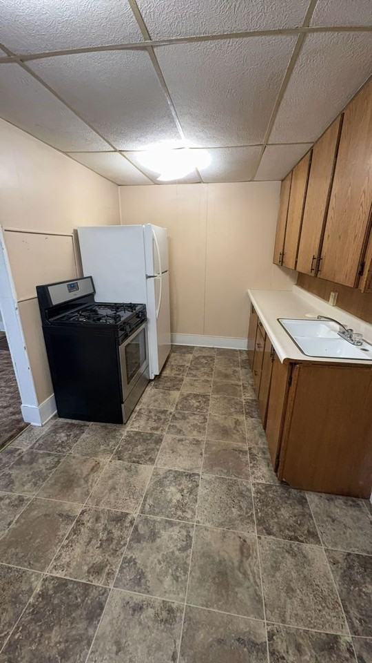 315 N Madison St - Photo 3 of 5