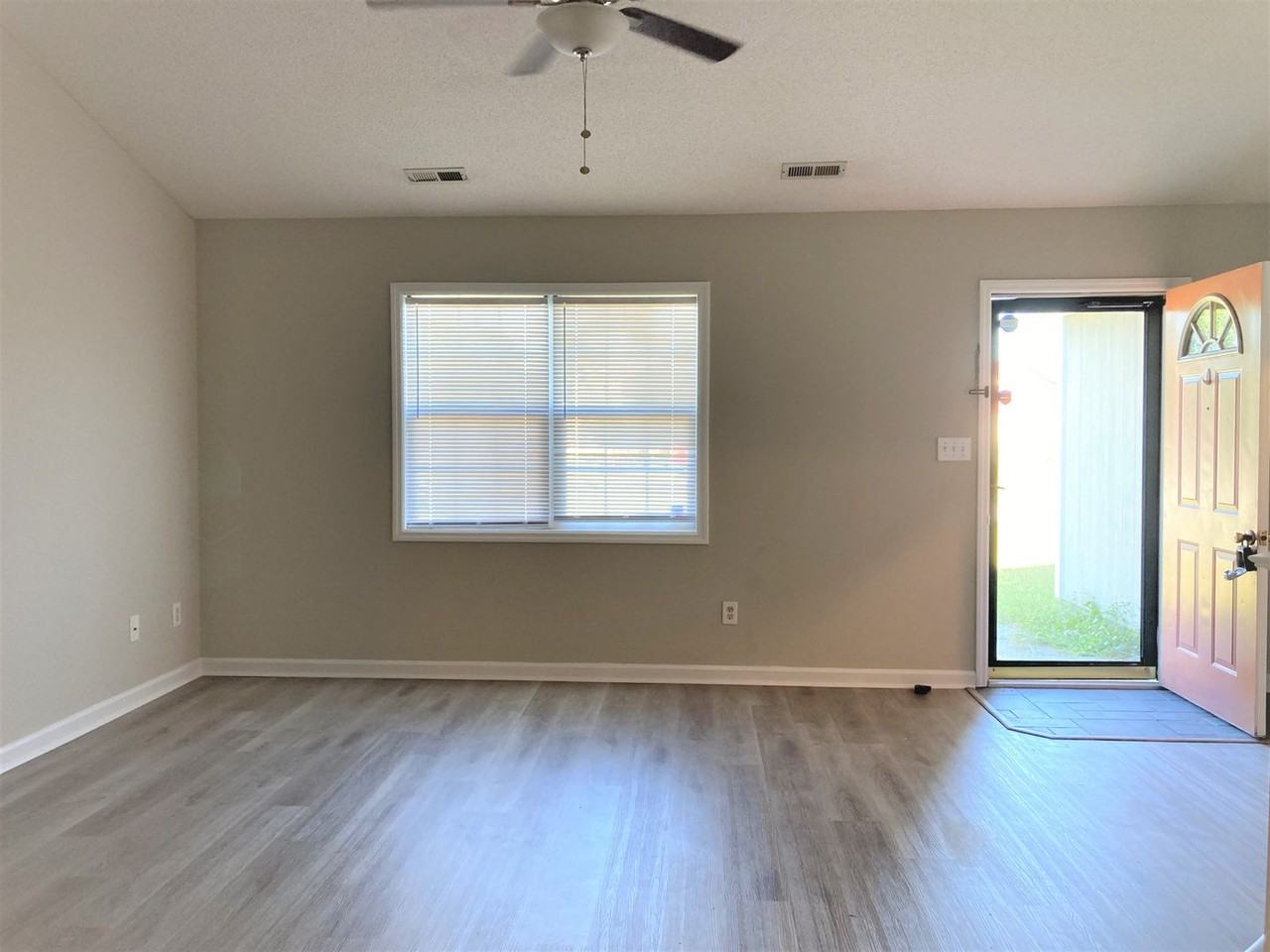 711 Covington Ct - Photo 4 of 12
