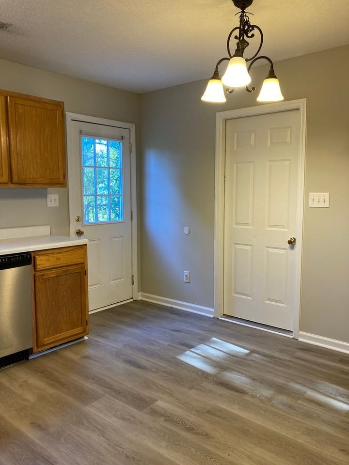 711 Covington Ct - Photo 5 of 12