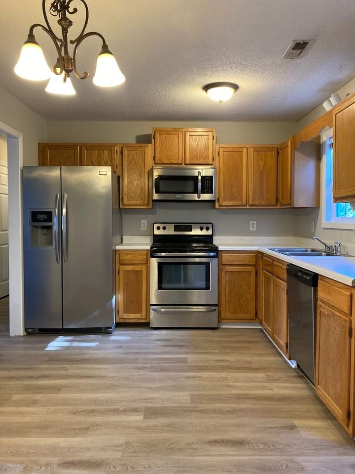 711 Covington Ct - Photo 6 of 12