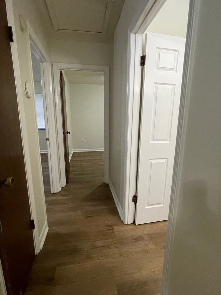 102 Redstone Dr - Photo 4 of 13