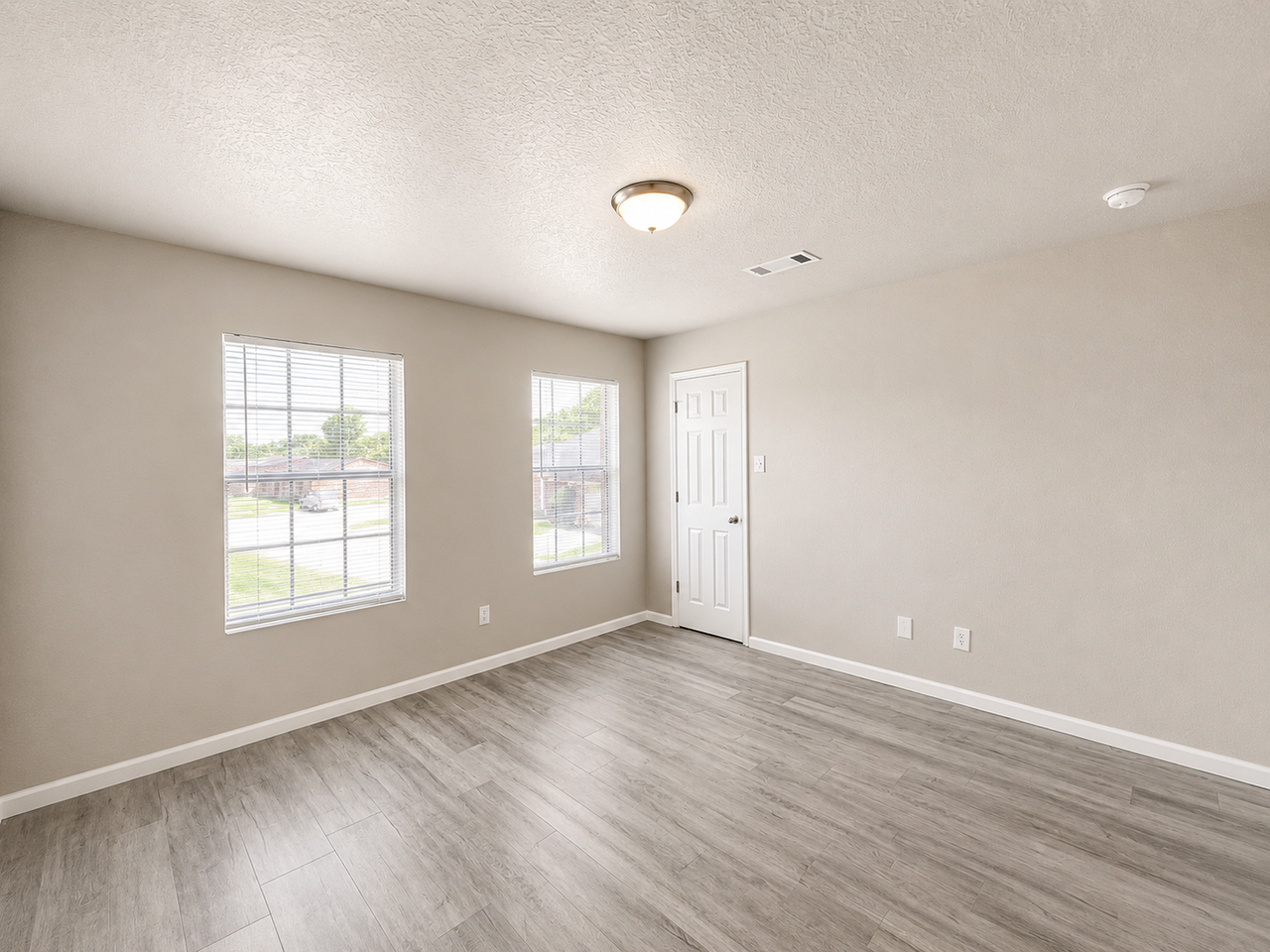 7862 Gladys Ave - Photo 7 of 10