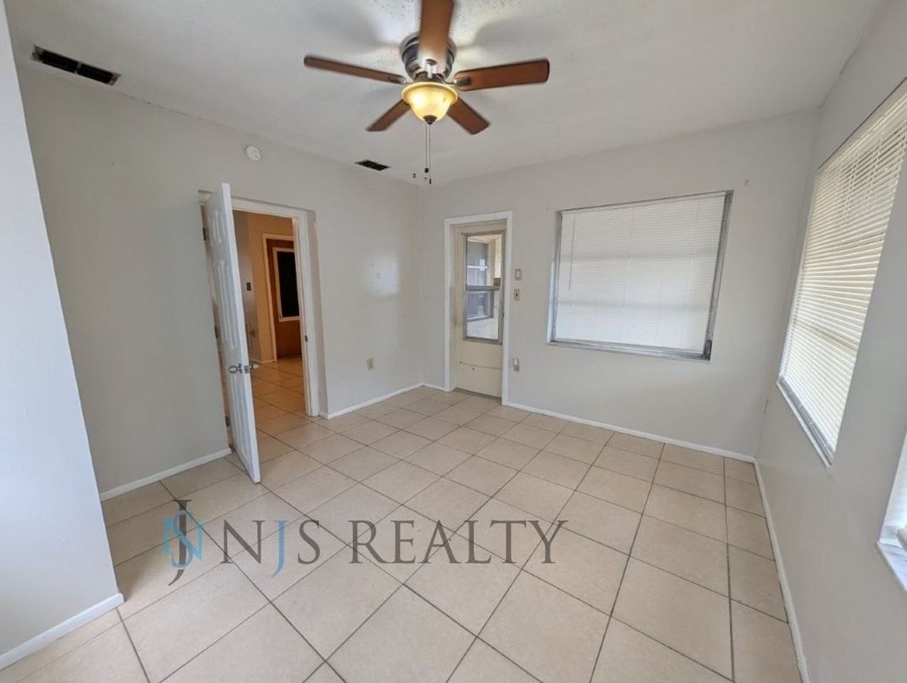 1209 Maybury Dr - Photo 4 of 16