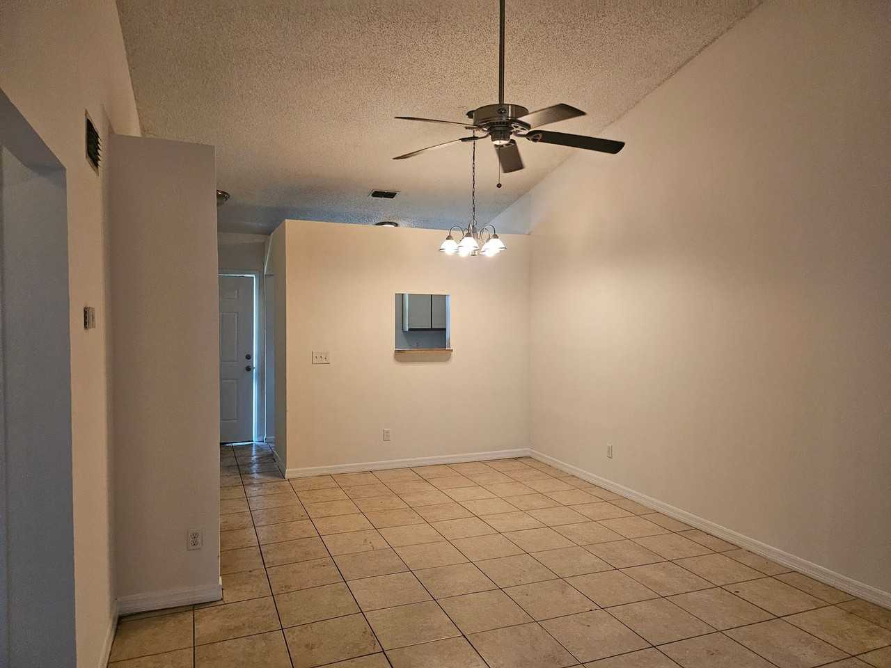 5140 Indian Lakes Ct #3 - Photo 5 of 10