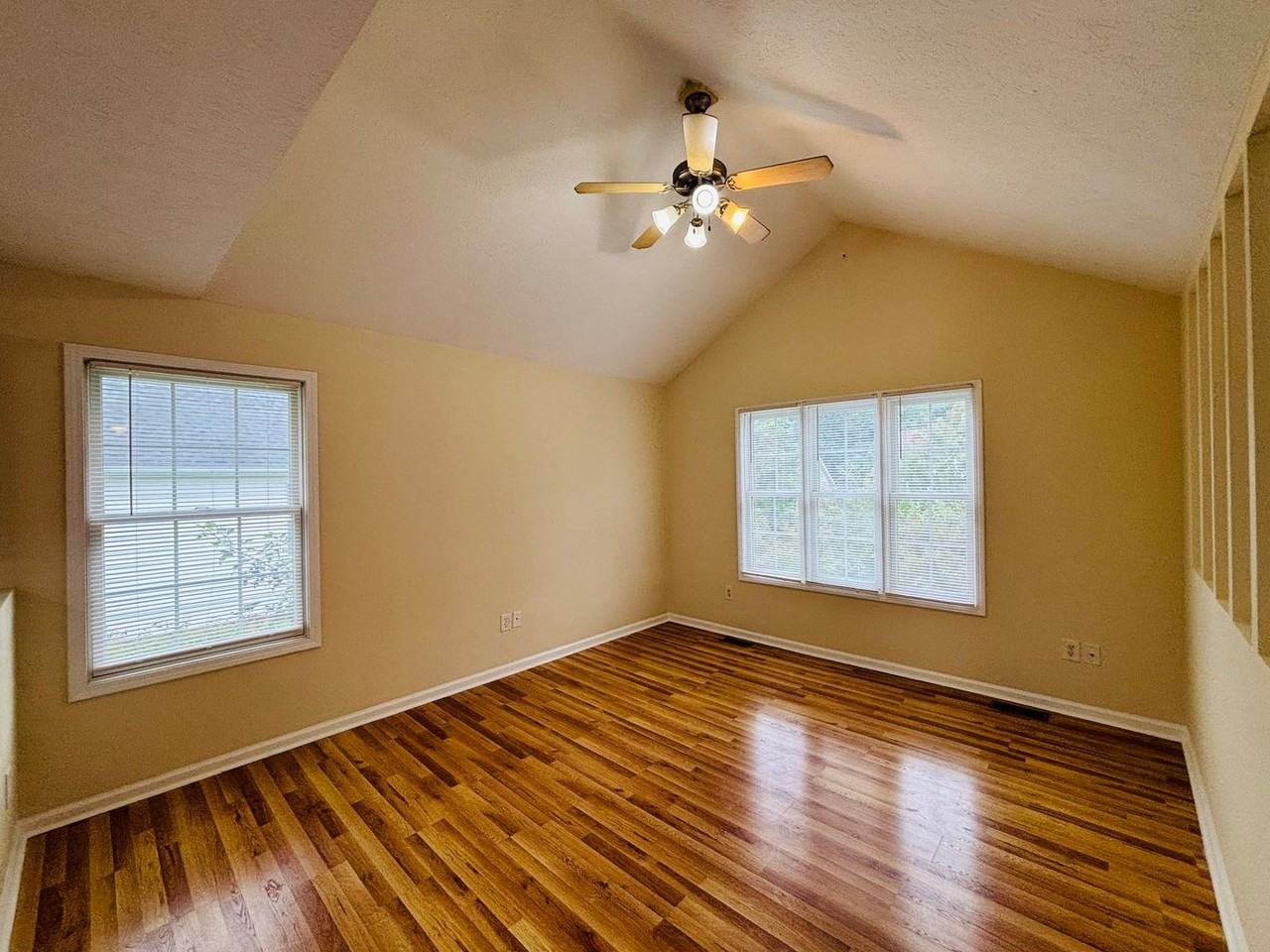 228 Mountain Breeze Dr - Photo 3 of 20