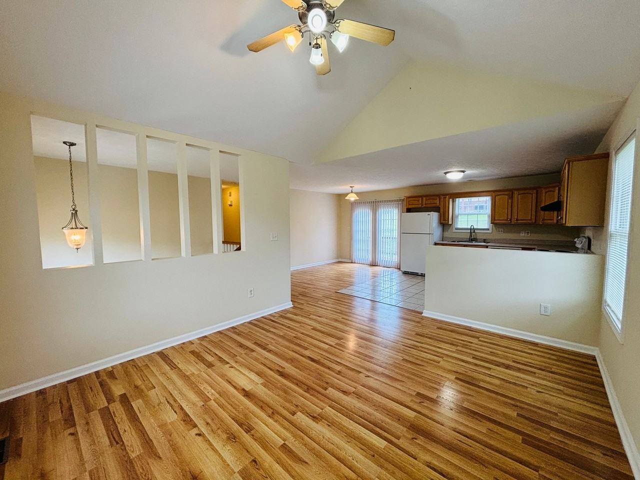 228 Mountain Breeze Dr - Photo 4 of 20