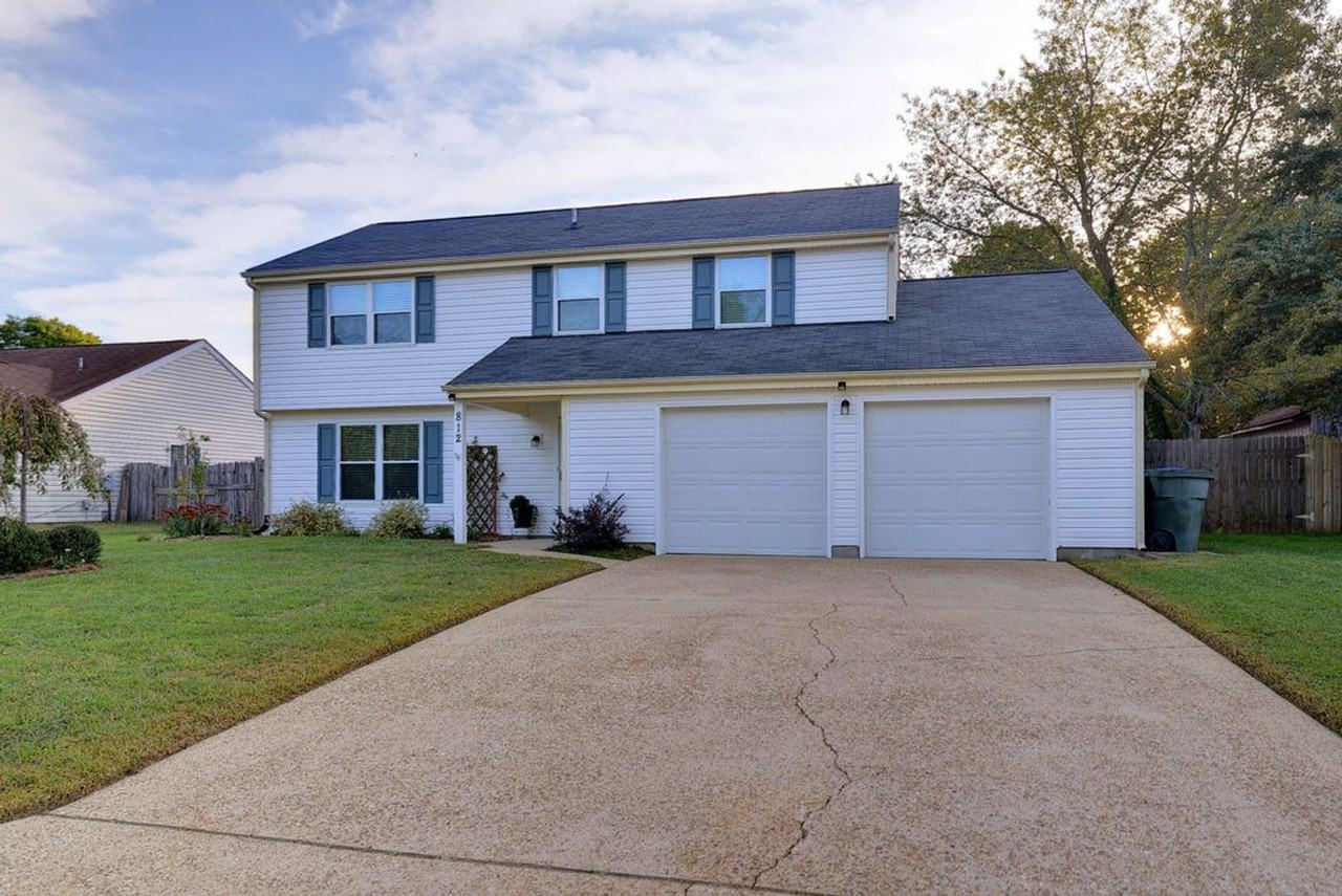 812 Stony Dr - Photo 2 of 34