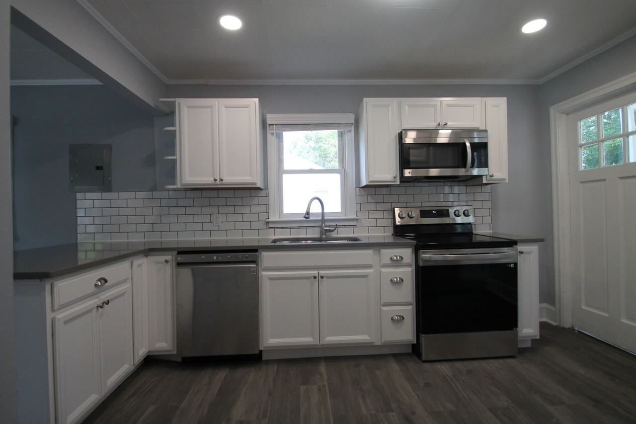 1058 Ebenezer Avenue Ext - Photo 7 of 13