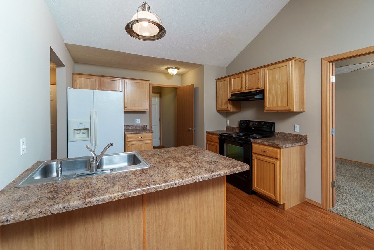 535 N Texas Ave - Photo 3 of 14